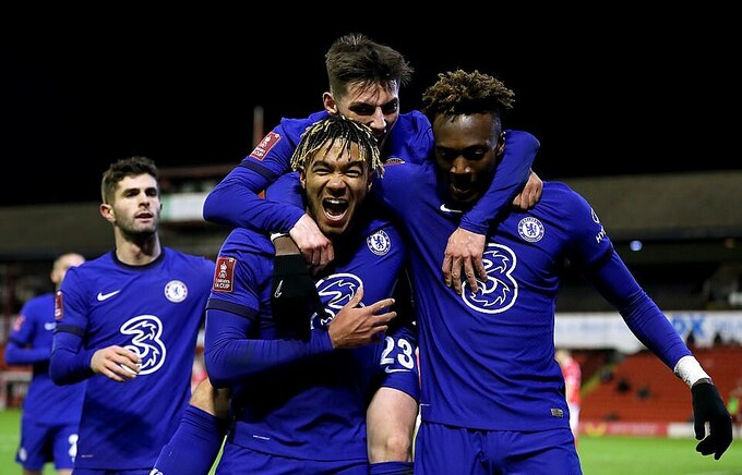 Chelsea chật vật vào tứ kết Cup FA Chelsea chật vật vào tứ kết Cup FA