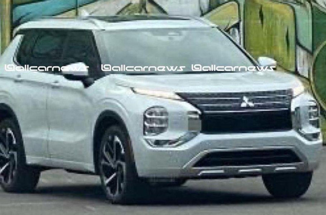 Mitsubishi Outlander 2022 lộ diện 'trần trụi' trên đường về đại lý: Long lanh như bản vẽ, sẵn sàng ra mắt cạnh tranh Honda CR-V - 3 Mitsubishi Outlander 2022 lộ diện 'trần trụi' trên đường về đại lý: Long lanh như bản vẽ, sẵn sàng ra mắt cạnh tranh Honda CR-V - 3