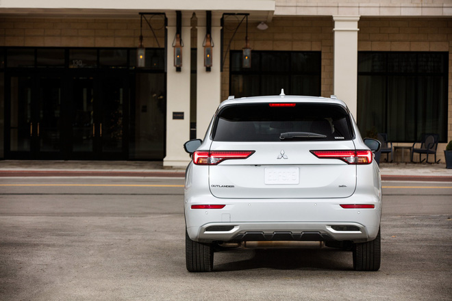 Ra mắt Mitsubishi Outlander 2021: Giá quy đổi từ 597 triệu đồng, dễ thành bom tấn trước Honda CR-V và Mazda CX-5 khi về Việt Nam - 4 Ra mắt Mitsubishi Outlander 2021: Giá quy đổi từ 597 triệu đồng, dễ thành bom tấn trước Honda CR-V và Mazda CX-5 khi về Việt Nam - 4