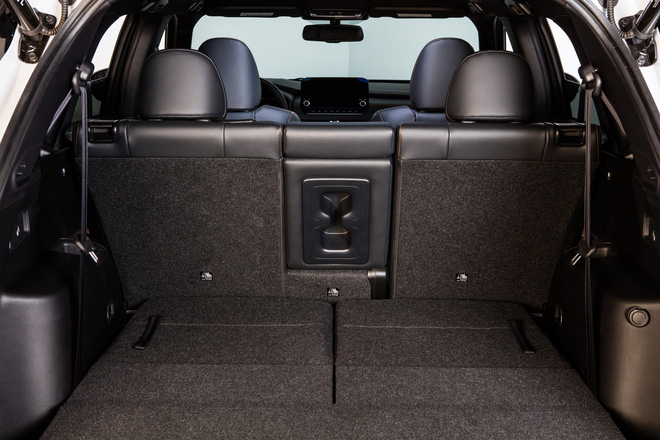 Ra mắt Mitsubishi Outlander 2021: Giá quy đổi từ 597 triệu đồng, dễ thành bom tấn trước Honda CR-V và Mazda CX-5 khi về Việt Nam - 35 Ra mắt Mitsubishi Outlander 2021: Giá quy đổi từ 597 triệu đồng, dễ thành bom tấn trước Honda CR-V và Mazda CX-5 khi về Việt Nam - 35