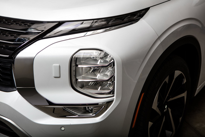 Ra mắt Mitsubishi Outlander 2021: Giá quy đổi từ 597 triệu đồng, dễ thành bom tấn trước Honda CR-V và Mazda CX-5 khi về Việt Nam - 10 Ra mắt Mitsubishi Outlander 2021: Giá quy đổi từ 597 triệu đồng, dễ thành bom tấn trước Honda CR-V và Mazda CX-5 khi về Việt Nam - 10