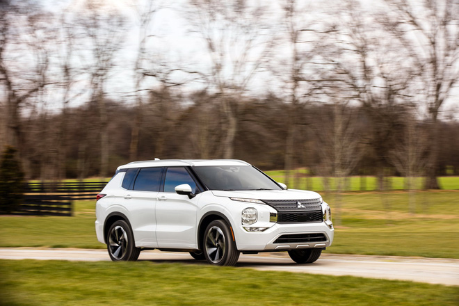 Ra mắt Mitsubishi Outlander 2021: Giá quy đổi từ 597 triệu đồng, dễ thành bom tấn trước Honda CR-V và Mazda CX-5 khi về Việt Nam - 5 Ra mắt Mitsubishi Outlander 2021: Giá quy đổi từ 597 triệu đồng, dễ thành bom tấn trước Honda CR-V và Mazda CX-5 khi về Việt Nam - 5