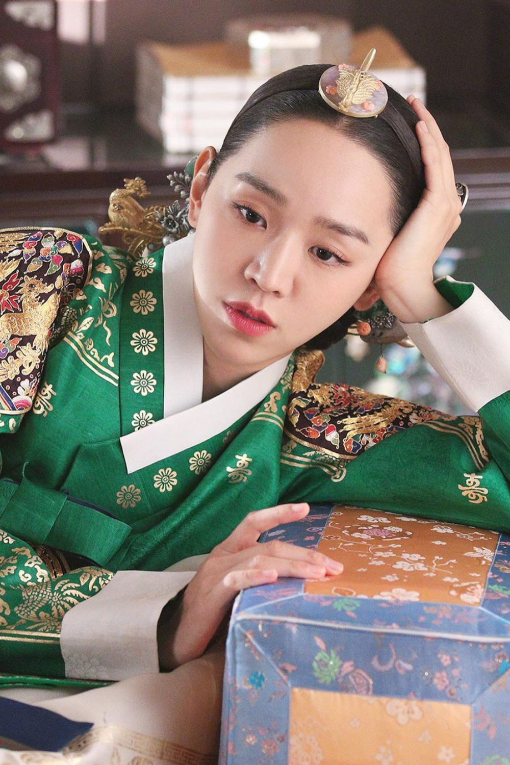 'Chàng hậu' của Mr. Queen: Mỹ nhân ngoài 30 sở hữu làn da trắng bóc với chiêu tẩy trang chống lão hóa cực hay 'Chàng hậu' của Mr. Queen: Mỹ nhân ngoài 30 sở hữu làn da trắng bóc với chiêu tẩy trang chống lão hóa cực hay