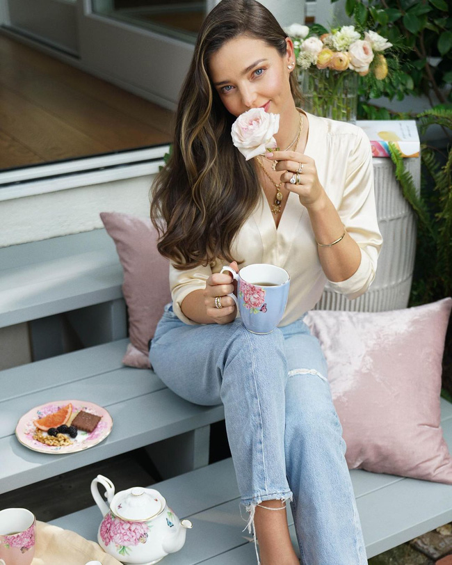 Style của Miranda Kerr quá hợp với mùa Xuân, nàng 30+ xem mà học được 11 công thức rất trẻ xinh chứ không chóe - 5 Style của Miranda Kerr quá hợp với mùa Xuân, nàng 30+ xem mà học được 11 công thức rất trẻ xinh chứ không chóe - 5
