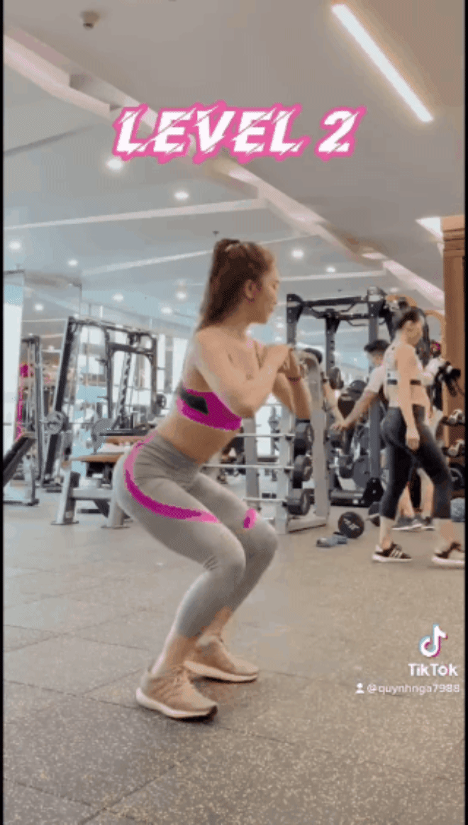 Quỳnh Nga hướng dẫn chị em cách squat chuẩn: Cải thiện mông lép và hóp 2 bên chỉ với 15 phút mỗi ngày - 2 Quỳnh Nga hướng dẫn chị em cách squat chuẩn: Cải thiện mông lép và hóp 2 bên chỉ với 15 phút mỗi ngày - 2