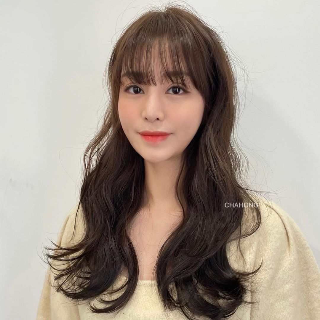 Thợ làm tóc người Hàn chỉ cách uốn tóc cực dễ, tạo sóng xoăn lơi tự nhiên mà không mất nhiều thời gian - 2 Thợ làm tóc người Hàn chỉ cách uốn tóc cực dễ, tạo sóng xoăn lơi tự nhiên mà không mất nhiều thời gian - 2