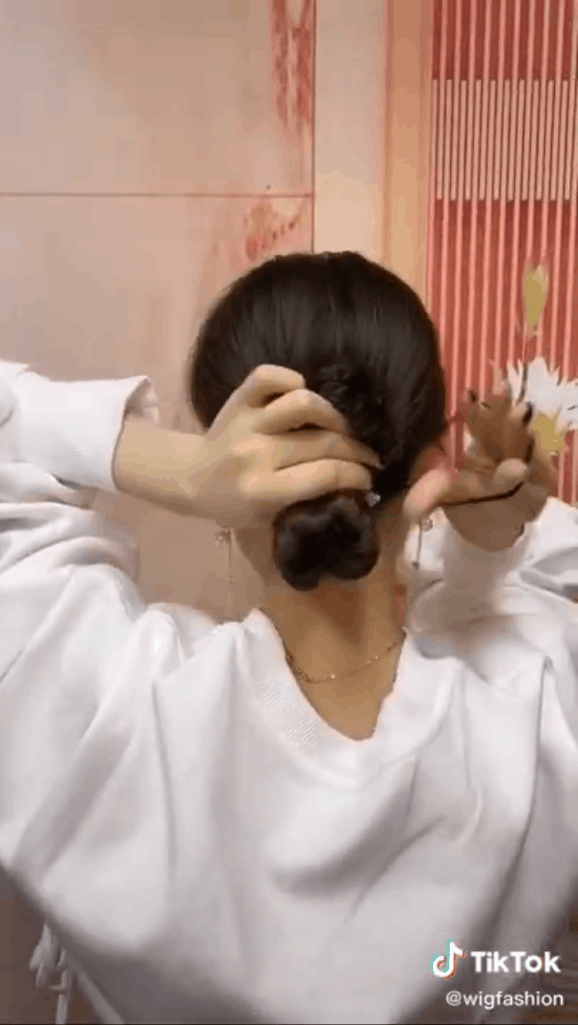 3 kiểu tóc búi thấp chuẩn style Hàn, nàng mặt to hay vuông chữ điền đều có được góc nghiêng ảo diệu chỉ trong một nốt nhạc - 10 3 kiểu tóc búi thấp chuẩn style Hàn, nàng mặt to hay vuông chữ điền đều có được góc nghiêng ảo diệu chỉ trong một nốt nhạc - 10