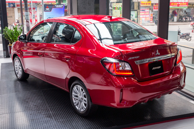 Ra mắt Mitsubishi Attrage Premium 2021 tại Việt Nam: Giá 485 triệu, thêm 7 trang bị mới tập trung vào an toàn, có điểm vượt Toyota Vios - 3 Ra mắt Mitsubishi Attrage Premium 2021 tại Việt Nam: Giá 485 triệu, thêm 7 trang bị mới tập trung vào an toàn, có điểm vượt Toyota Vios - 3