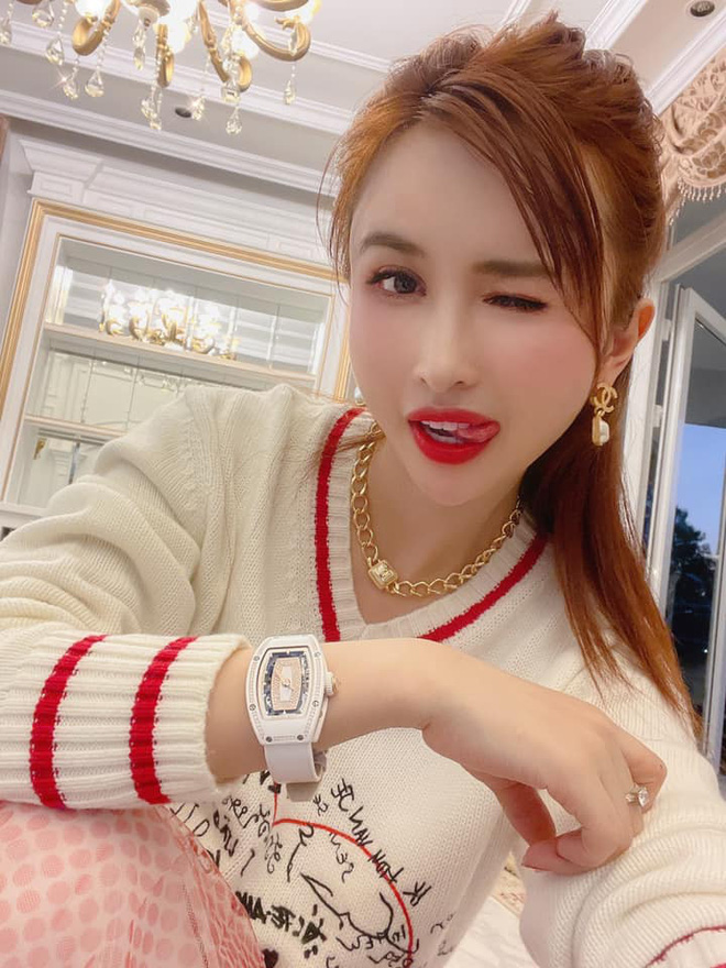 Chân dung đầy đủ Mina Phạm - vợ yêu được Minh Nhựa hết mực cưng chiều - 1 Chân dung đầy đủ Mina Phạm - vợ yêu được Minh Nhựa hết mực cưng chiều - 1