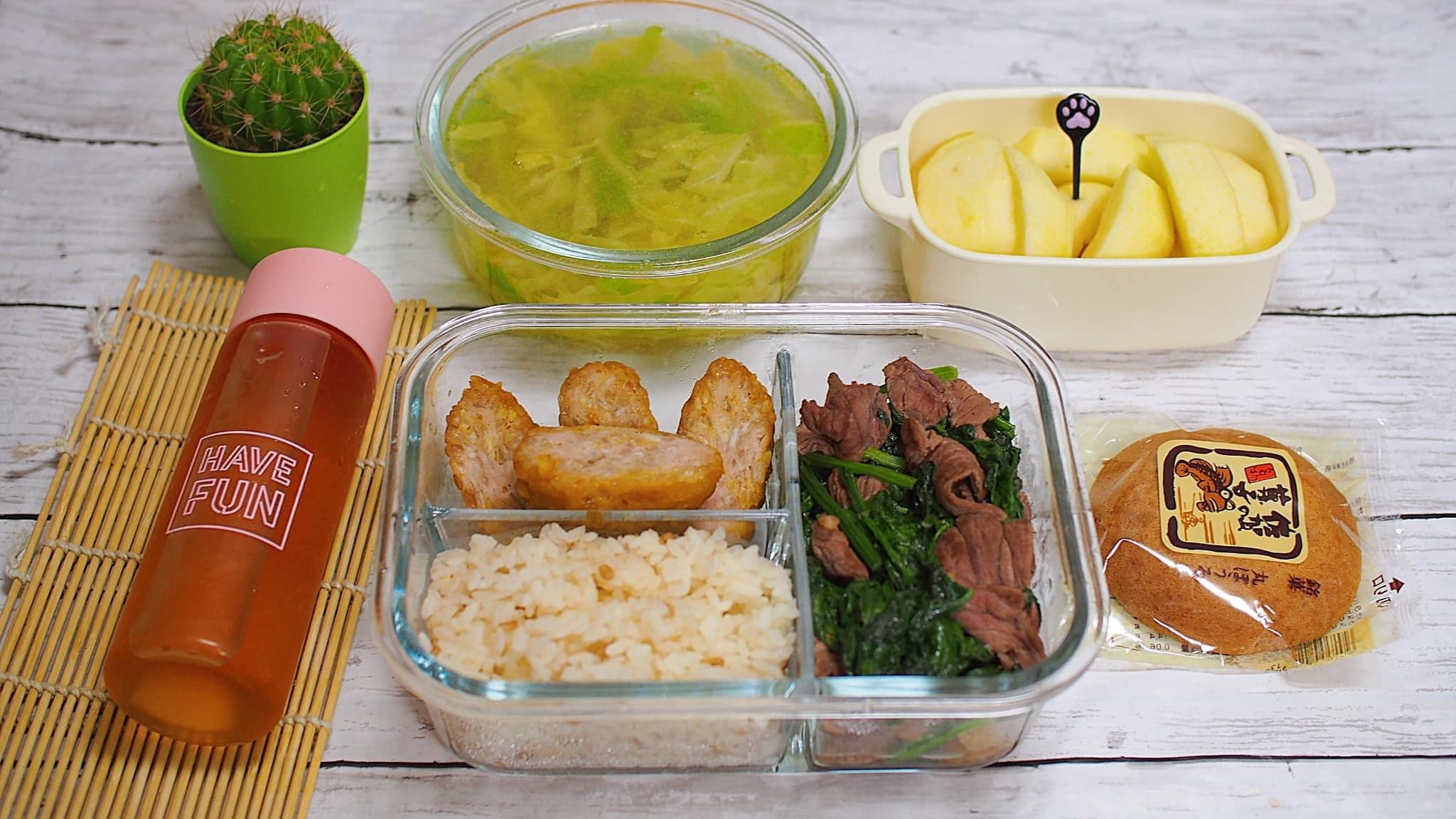 Vợ đảm khoe thực đơn cơm trưa nấu cho chồng gây bão cộng đồng mạng chưa đầy 24h đã 10k like - 7 Vợ đảm khoe thực đơn cơm trưa nấu cho chồng gây bão cộng đồng mạng chưa đầy 24h đã 10k like - 7