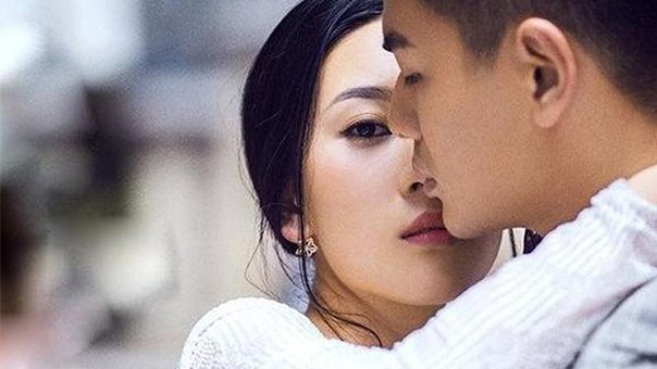 Vì sao đàn ông thích chạm ngực phụ nữ khi hôn? Vì sao đàn ông thích chạm ngực phụ nữ khi hôn?