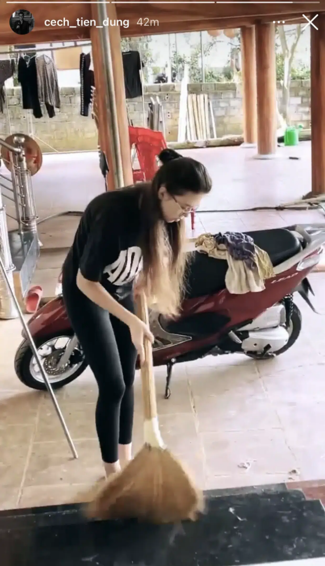 Soái ca sân cỏ là vậy nhưng về nhà thì Dũng 'gôn' cũng chỉ là phận 'cá con' - 8 Soái ca sân cỏ là vậy nhưng về nhà thì Dũng 'gôn' cũng chỉ là phận 'cá con' - 8