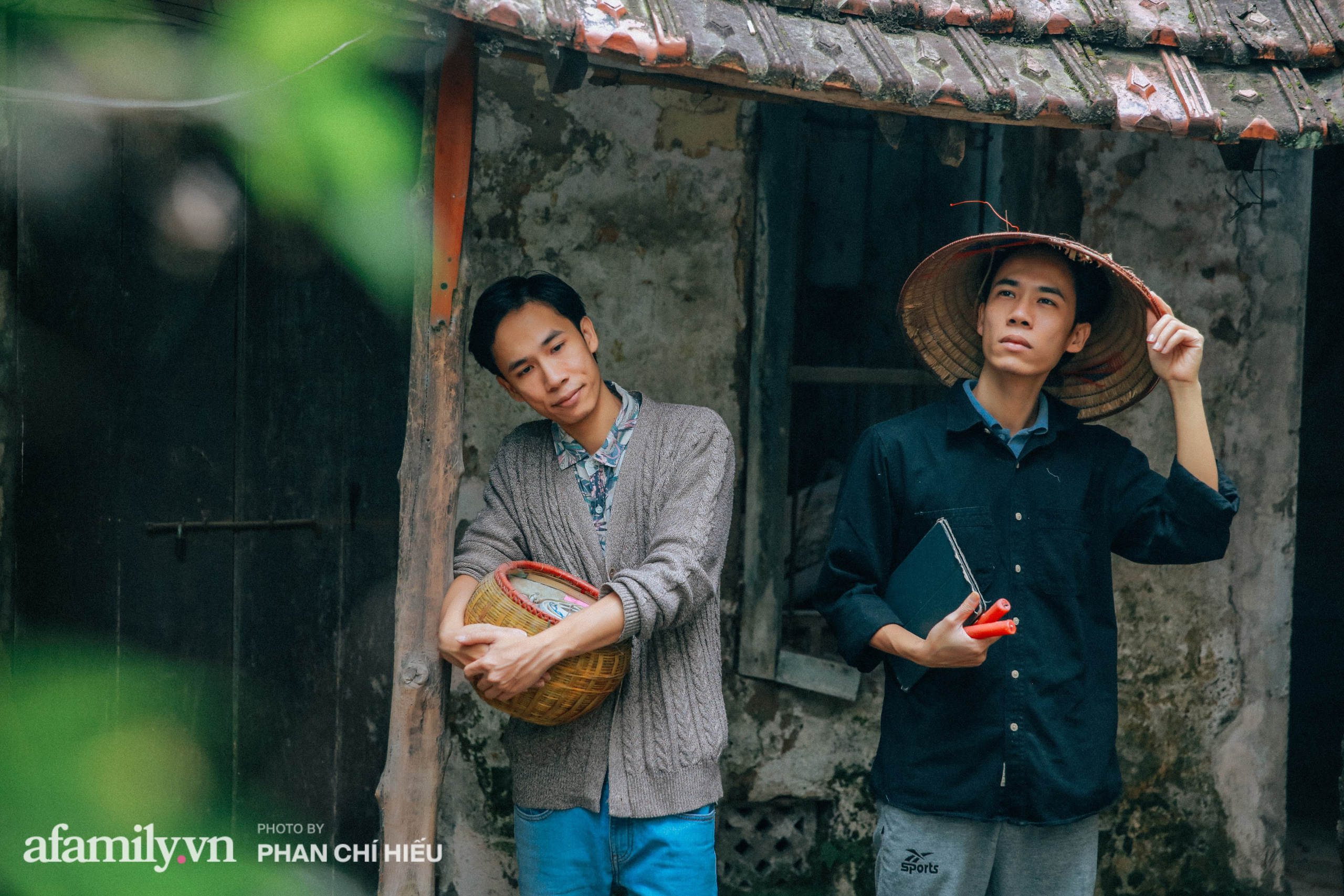 Bàn chuyện thu nhập của giới YouTuber, anh em 1977 Vlog thẳng thắn: 'Người ta mỗi tháng có vài trăm triệu, còn chúng tôi bỏ vốn vài ba trăm nghìn thì thử tính xem bài toán có cân!?' - 1 Bàn chuyện thu nhập của giới YouTuber, anh em 1977 Vlog thẳng thắn: 'Người ta mỗi tháng có vài trăm triệu, còn chúng tôi bỏ vốn vài ba trăm nghìn thì thử tính xem bài toán có cân!?' - 1