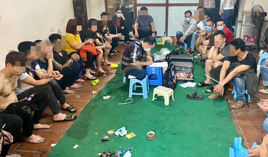 Phá sới bạc do các đối tượng 'cộm cán' cầm đầu Phá sới bạc do các đối tượng 'cộm cán' cầm đầu