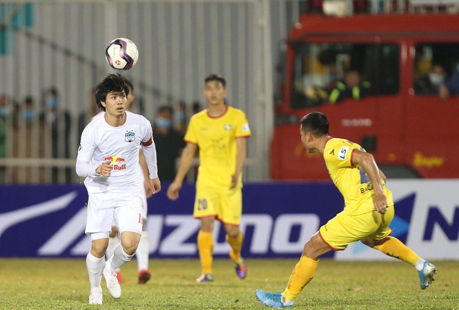 V-League ấn định thời hạn trở lại sau dịch COVID-19 V-League ấn định thời hạn trở lại sau dịch COVID-19