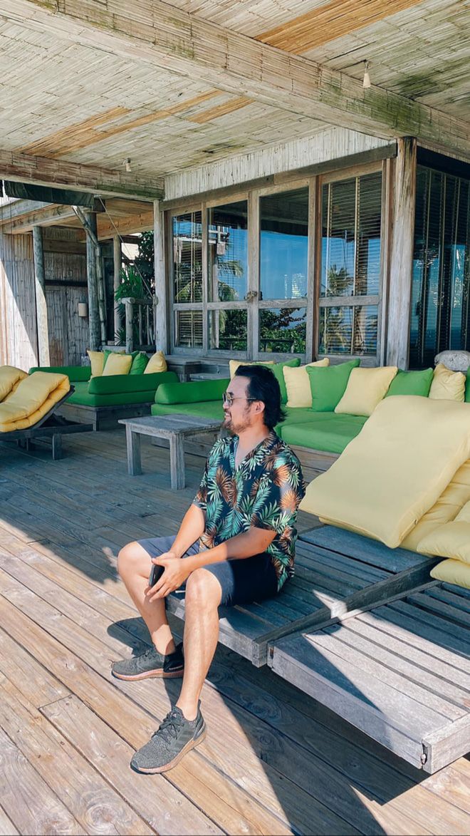 Hiện tượng dao kéo Việt khoe cận mặt chồng đại gia, hơn vợ 15 tuổi nhưng vẫn phong độ ngời ngời - 5 Hiện tượng dao kéo Việt khoe cận mặt chồng đại gia, hơn vợ 15 tuổi nhưng vẫn phong độ ngời ngời - 5