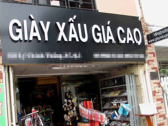Những biển hiệu 'khó đỡ' của các ông, bà chủ có khiếu hài hước: Cháo ếch 'Dở như hạch', 'Giày xấu giá cao', khách đi qua cũng bị rớt nhịp vài giây - 1 Những biển hiệu 'khó đỡ' của các ông, bà chủ có khiếu hài hước: Cháo ếch 'Dở như hạch', 'Giày xấu giá cao', khách đi qua cũng bị rớt nhịp vài giây - 1