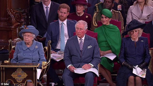 Nữ hoàng Anh công bố hoạt động được coi là để 'dạy dỗ' nhà Meghan Markle, đủ khiến cặp đôi phải muối mặt Nữ hoàng Anh công bố hoạt động được coi là để 'dạy dỗ' nhà Meghan Markle, đủ khiến cặp đôi phải muối mặt