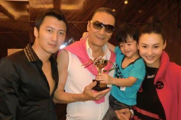 Trương Bá Chi lên kế hoạch cắt đứt mối liên hệ giữa các con trai và Tạ Đình Phong? - 2 Trương Bá Chi lên kế hoạch cắt đứt mối liên hệ giữa các con trai và Tạ Đình Phong? - 2