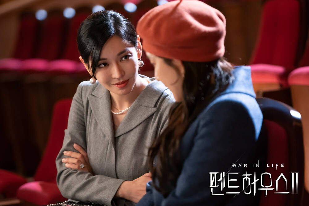 Nữ chính 'lố lăng' khiến phim của Song Joong Ki bị chê tơi tả, phim của Park Shin Hye cũng tệ không kém! - 1 Nữ chính 'lố lăng' khiến phim của Song Joong Ki bị chê tơi tả, phim của Park Shin Hye cũng tệ không kém! - 1