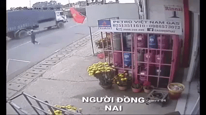 Clip: Cô gái Đồng Nai làm rơi 59 triệu đồng, nhiều người đi đường nhanh tay 'hôi của' rồi bỏ đi Clip: Cô gái Đồng Nai làm rơi 59 triệu đồng, nhiều người đi đường nhanh tay 'hôi của' rồi bỏ đi