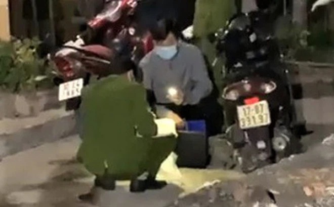 Đôi nam nữ gục trên vũng máu ở Thái Bình: Mâu thuẫn tình ái, đâm người tình rồi tự sát Đôi nam nữ gục trên vũng máu ở Thái Bình: Mâu thuẫn tình ái, đâm người tình rồi tự sát