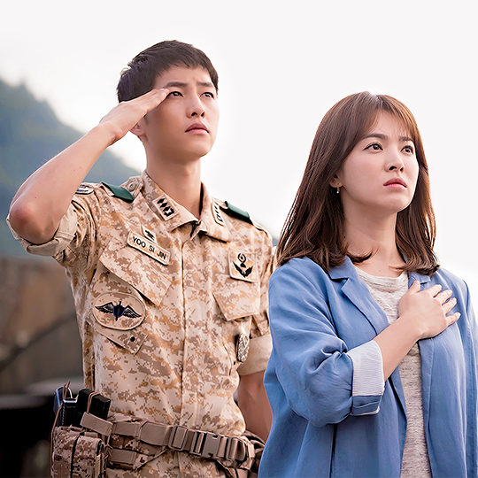 Bộ ảnh Song Joong Ki - Song Hye Kyo hạnh phúc trong 'Hậu duệ mặt trời' hot trở lại sau 5 năm, fan bồi hồi về mối tình không trọn vẹn - 6 Bộ ảnh Song Joong Ki - Song Hye Kyo hạnh phúc trong 'Hậu duệ mặt trời' hot trở lại sau 5 năm, fan bồi hồi về mối tình không trọn vẹn - 6