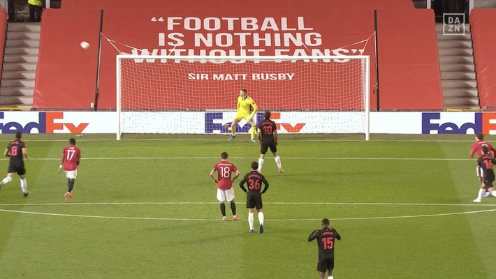 Man United át vía 'thánh đá penalty'; Arsenal giành vé bằng màn lội ngược dòng nghẹt thở - 1 Man United át vía 'thánh đá penalty'; Arsenal giành vé bằng màn lội ngược dòng nghẹt thở - 1
