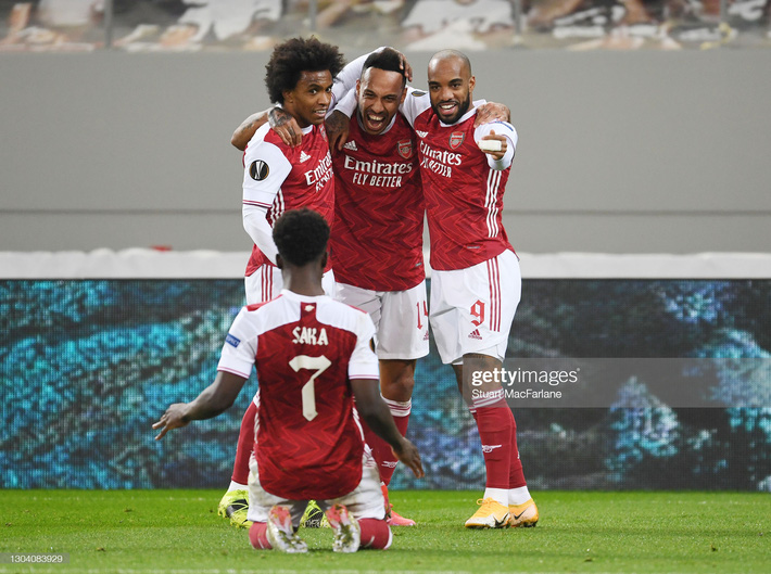 Man United át vía 'thánh đá penalty'; Arsenal giành vé bằng màn lội ngược dòng nghẹt thở - 3 Man United át vía 'thánh đá penalty'; Arsenal giành vé bằng màn lội ngược dòng nghẹt thở - 3