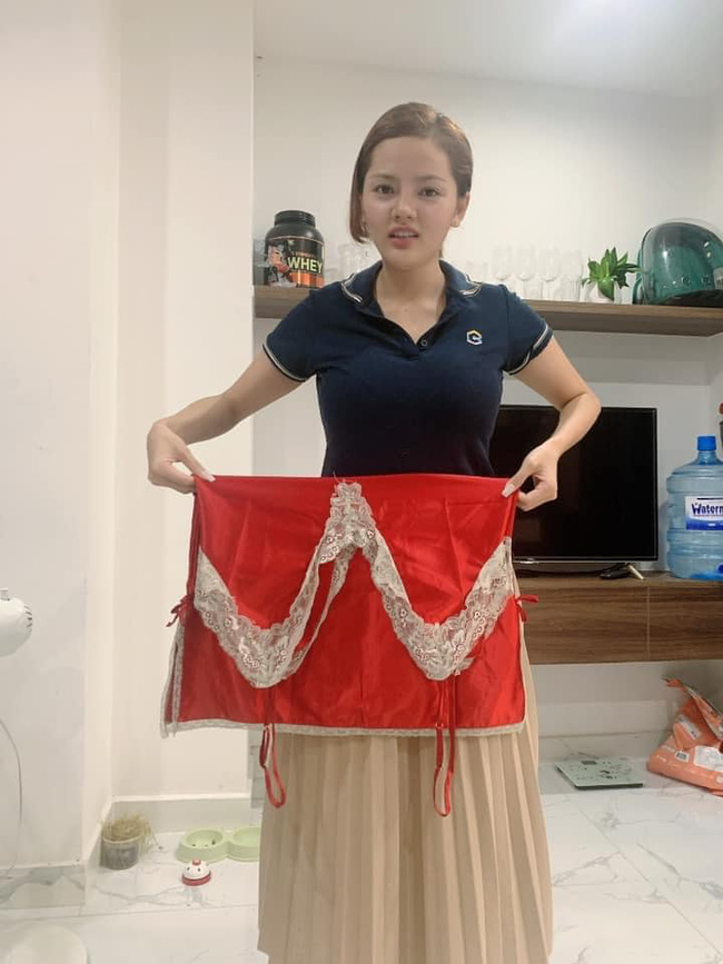 Đặt được chiếc váy ngủ gợi cảm, cô gái choáng khi nhận được sản phẩm 'size tạp dề' còn dân tình thì được pha cười nắc nẻ - 1 Đặt được chiếc váy ngủ gợi cảm, cô gái choáng khi nhận được sản phẩm 'size tạp dề' còn dân tình thì được pha cười nắc nẻ - 1