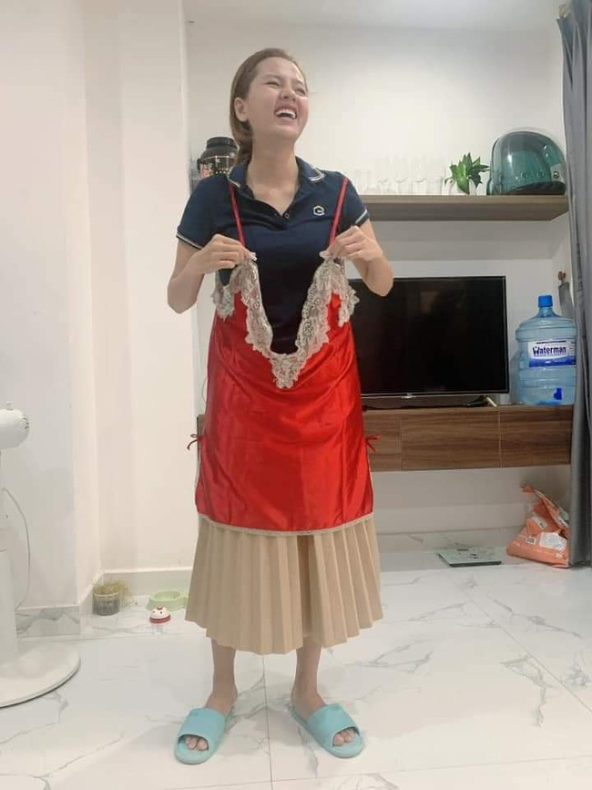Đặt được chiếc váy ngủ gợi cảm, cô gái choáng khi nhận được sản phẩm 'size tạp dề' còn dân tình thì được pha cười nắc nẻ - 3 Đặt được chiếc váy ngủ gợi cảm, cô gái choáng khi nhận được sản phẩm 'size tạp dề' còn dân tình thì được pha cười nắc nẻ - 3