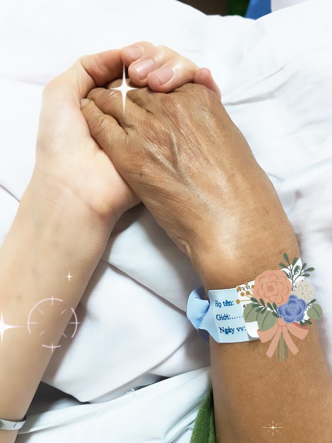 Cô gái vượt 100km về gội đầu cho mẹ lần đầu tiên và những dòng tâm sự lấy nước mắt của người đọc Cô gái vượt 100km về gội đầu cho mẹ lần đầu tiên và những dòng tâm sự lấy nước mắt của người đọc