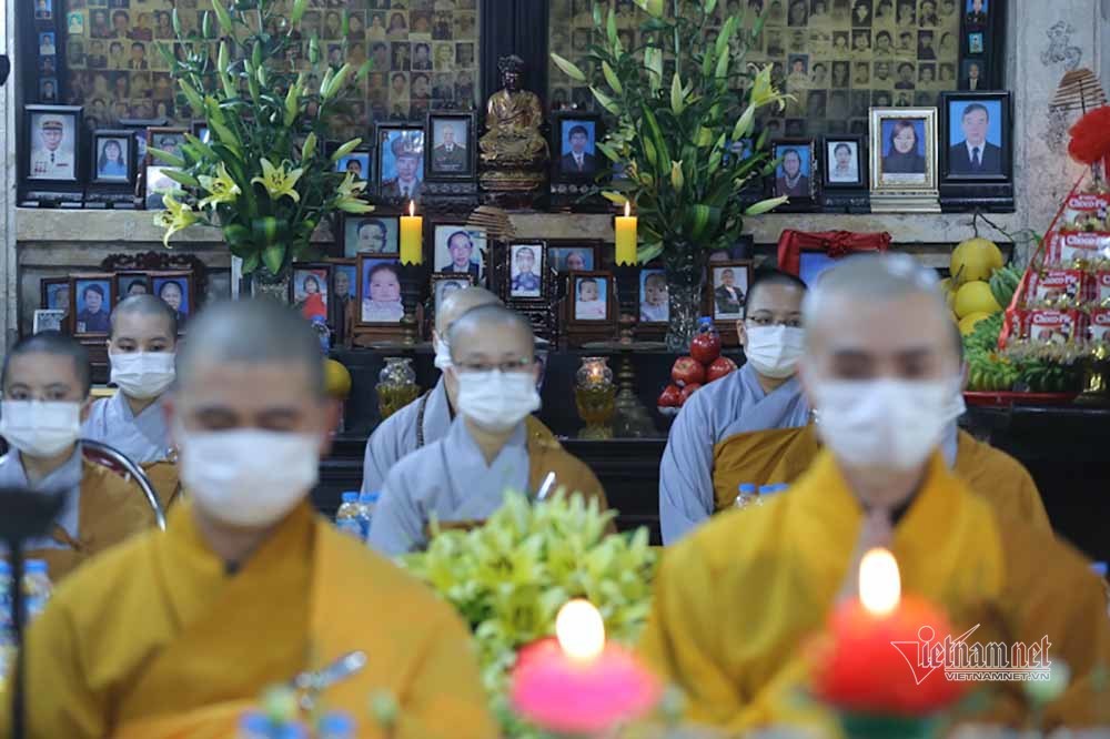 Hình ảnh chưa từng có ở chùa Phúc Khánh trong lễ cầu an trực tuyến đầu tiên - 6 Hình ảnh chưa từng có ở chùa Phúc Khánh trong lễ cầu an trực tuyến đầu tiên - 6