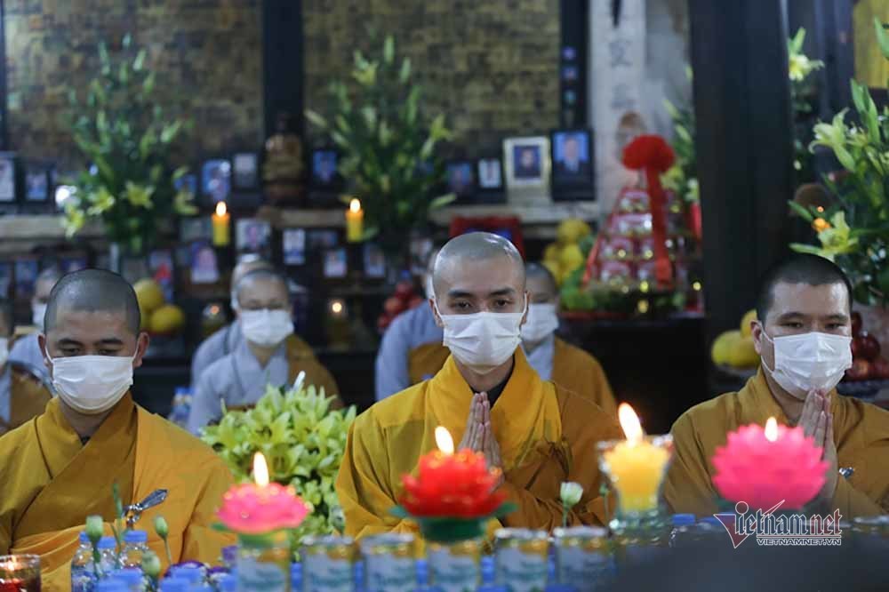 Hình ảnh chưa từng có ở chùa Phúc Khánh trong lễ cầu an trực tuyến đầu tiên - 9 Hình ảnh chưa từng có ở chùa Phúc Khánh trong lễ cầu an trực tuyến đầu tiên - 9