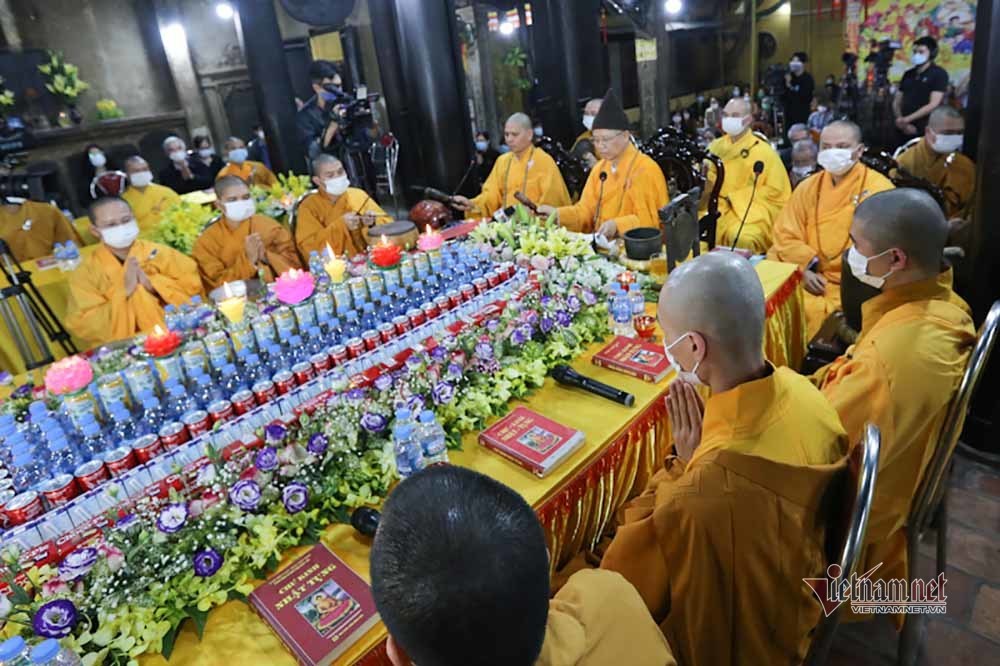 Hình ảnh chưa từng có ở chùa Phúc Khánh trong lễ cầu an trực tuyến đầu tiên - 10 Hình ảnh chưa từng có ở chùa Phúc Khánh trong lễ cầu an trực tuyến đầu tiên - 10