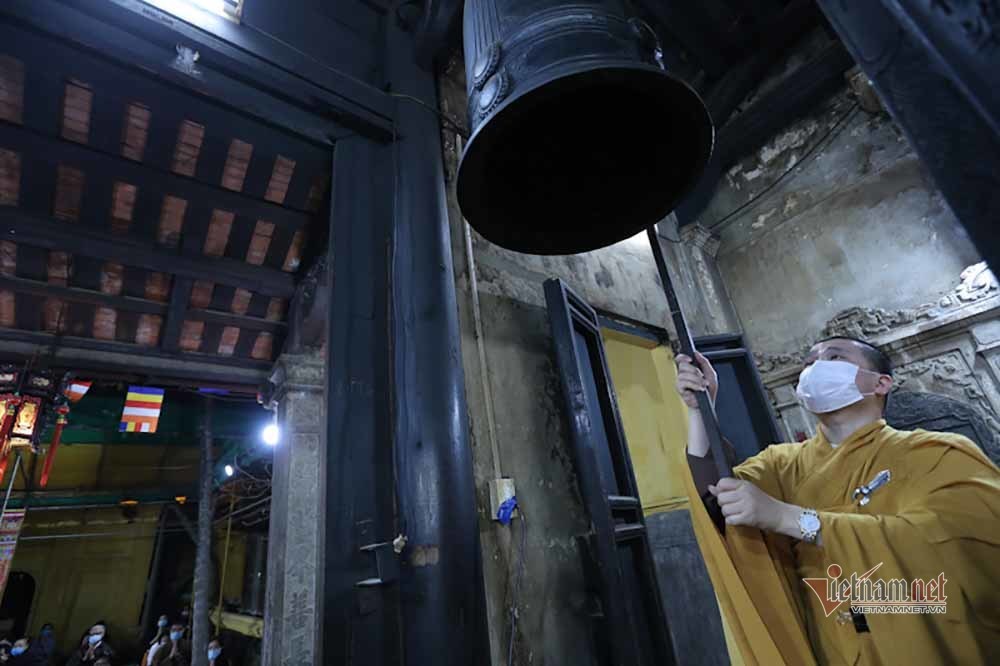 Hình ảnh chưa từng có ở chùa Phúc Khánh trong lễ cầu an trực tuyến đầu tiên - 17 Hình ảnh chưa từng có ở chùa Phúc Khánh trong lễ cầu an trực tuyến đầu tiên - 17