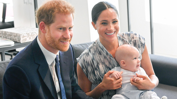 Mới thông báo mang thai không lâu, Meghan Markle đã ẩn ý tiết lộ giới tính em bé thứ hai bằng cách đầy thú vị và xa xỉ - 2 Mới thông báo mang thai không lâu, Meghan Markle đã ẩn ý tiết lộ giới tính em bé thứ hai bằng cách đầy thú vị và xa xỉ - 2
