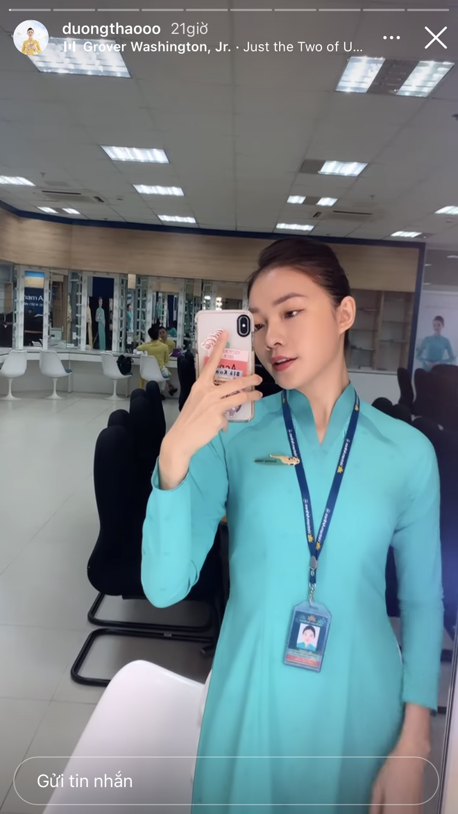 Hoa khôi tiếp viên hàng không lên tiếng việc đồng nghiệp không dỗ trẻ, hé lộ góc nhìn mới về nghề tiếp viên - 2 Hoa khôi tiếp viên hàng không lên tiếng việc đồng nghiệp không dỗ trẻ, hé lộ góc nhìn mới về nghề tiếp viên - 2