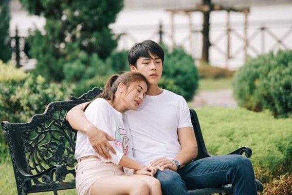 Sáng nào vợ cũng biến mất 1 tiếng, tưởng bị cắm sừng bám theo tôi nghẹn ngào biết ơn - 1 Sáng nào vợ cũng biến mất 1 tiếng, tưởng bị cắm sừng bám theo tôi nghẹn ngào biết ơn - 1