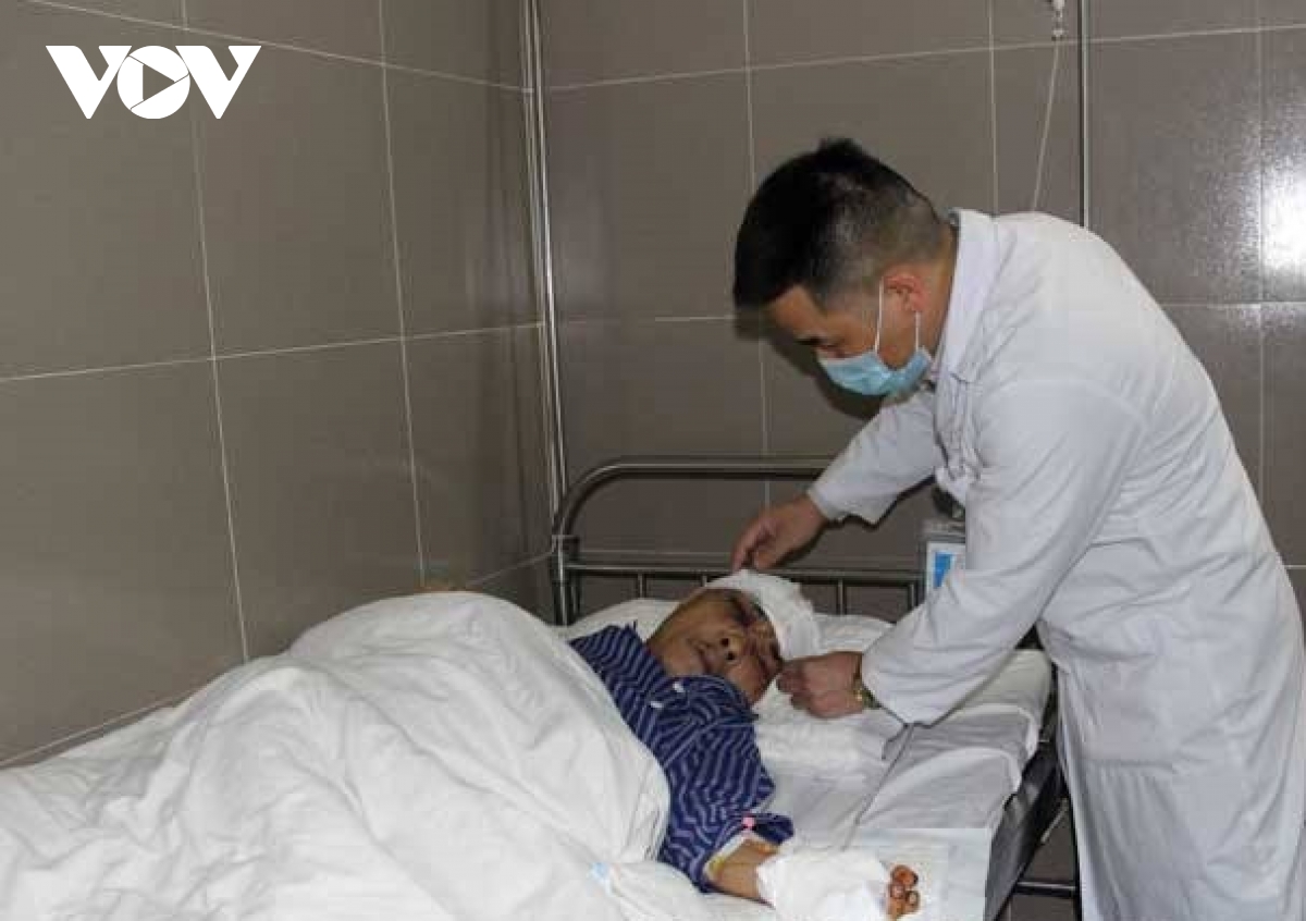 Tiếp tục truy bắt đối tượng cầm dao chém 4 người trọng thương ở Lạng Sơn Tiếp tục truy bắt đối tượng cầm dao chém 4 người trọng thương ở Lạng Sơn