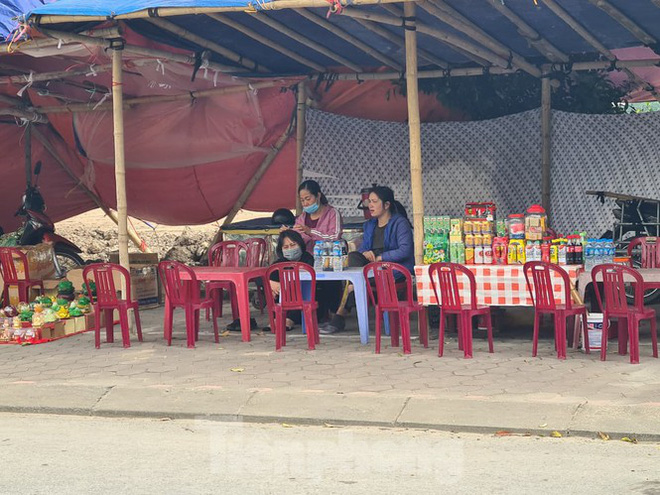 Lần đầu tiên đền Trần vắng nhất trong hơn 30 năm qua, phát ấn theo cách đặc biệt - 9 Lần đầu tiên đền Trần vắng nhất trong hơn 30 năm qua, phát ấn theo cách đặc biệt - 9