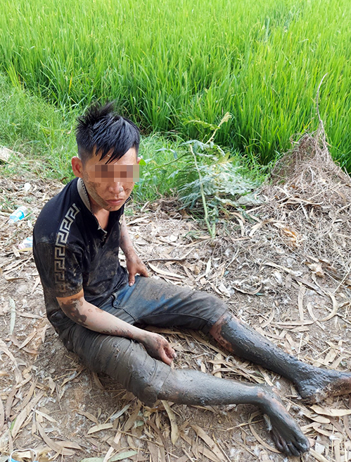 Người đánh bạc băng đồng, nhảy kênh trốn cảnh sát - 1 Người đánh bạc băng đồng, nhảy kênh trốn cảnh sát - 1