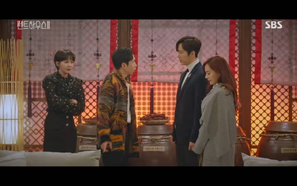 'Penthouse 2' tập 3: Bae Rona quỳ lạy để về phe 'cô giáo' Cheon Seo Jin, Ha Yoon Cheol cưỡng hôn vợ cũ - 52 'Penthouse 2' tập 3: Bae Rona quỳ lạy để về phe 'cô giáo' Cheon Seo Jin, Ha Yoon Cheol cưỡng hôn vợ cũ - 52