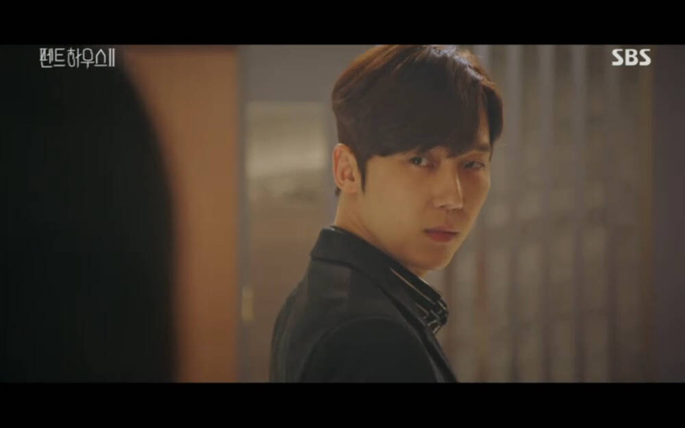 'Penthouse 2' tập 3: Bae Rona quỳ lạy để về phe 'cô giáo' Cheon Seo Jin, Ha Yoon Cheol cưỡng hôn vợ cũ - 65 'Penthouse 2' tập 3: Bae Rona quỳ lạy để về phe 'cô giáo' Cheon Seo Jin, Ha Yoon Cheol cưỡng hôn vợ cũ - 65