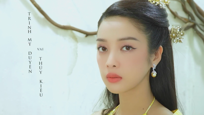 'Kiều' công bố lịch chiếu mới, Thúy Kiều lại gây hoang mang vì mặt đẹp mà đơ không gì cứu vãn được - 3 'Kiều' công bố lịch chiếu mới, Thúy Kiều lại gây hoang mang vì mặt đẹp mà đơ không gì cứu vãn được - 3