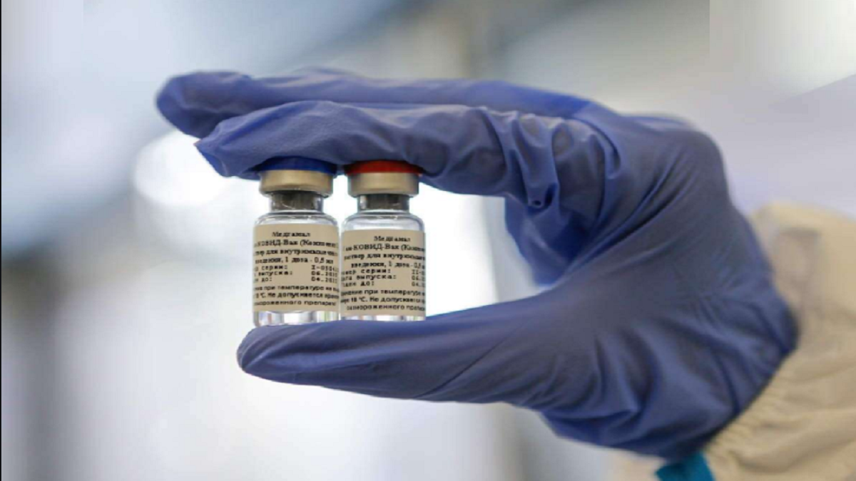 Tiêm nhắc lại vaccine Sputnik V hiệu quả cao trước các biến thể mới Tiêm nhắc lại vaccine Sputnik V hiệu quả cao trước các biến thể mới