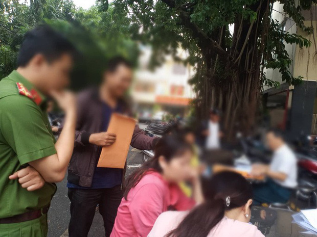 Công an TP.HCM thu giữ 20 thỏi màu vàng và những gì tại Tập đoàn Alibaba? - 1 Công an TP.HCM thu giữ 20 thỏi màu vàng và những gì tại Tập đoàn Alibaba? - 1