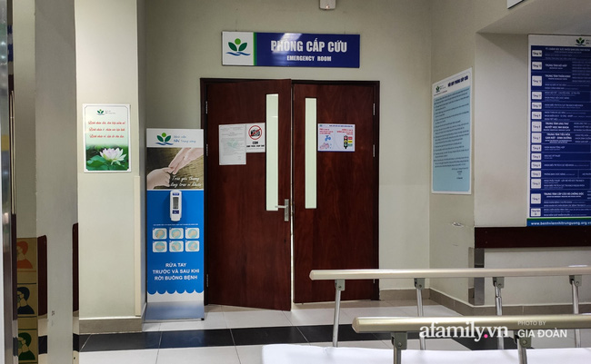 Thông tin mới nhất về tình hình sức khỏe bé gái được cứu sống thần kỳ sau khi rơi từng tầng cao chung cư ở Hà Nội, mẹ bé hiện rất hoảng loạn - 1 Thông tin mới nhất về tình hình sức khỏe bé gái được cứu sống thần kỳ sau khi rơi từng tầng cao chung cư ở Hà Nội, mẹ bé hiện rất hoảng loạn - 1