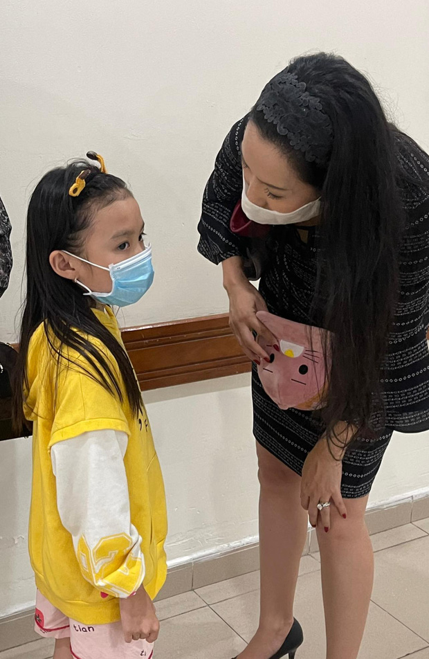 NS Trịnh Kim Chi công bố đã kêu gọi được hơn 270 triệu giúp đỡ NS Thương Tín, con gái vừa đến thăm bố ở bệnh viện - 1 NS Trịnh Kim Chi công bố đã kêu gọi được hơn 270 triệu giúp đỡ NS Thương Tín, con gái vừa đến thăm bố ở bệnh viện - 1