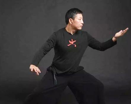 Cứu cô gái trẻ định tự tử trên biển, 'Vua Thái Cực Quyền' gặp phản ứng đầy bất ngờ - 3 Cứu cô gái trẻ định tự tử trên biển, 'Vua Thái Cực Quyền' gặp phản ứng đầy bất ngờ - 3